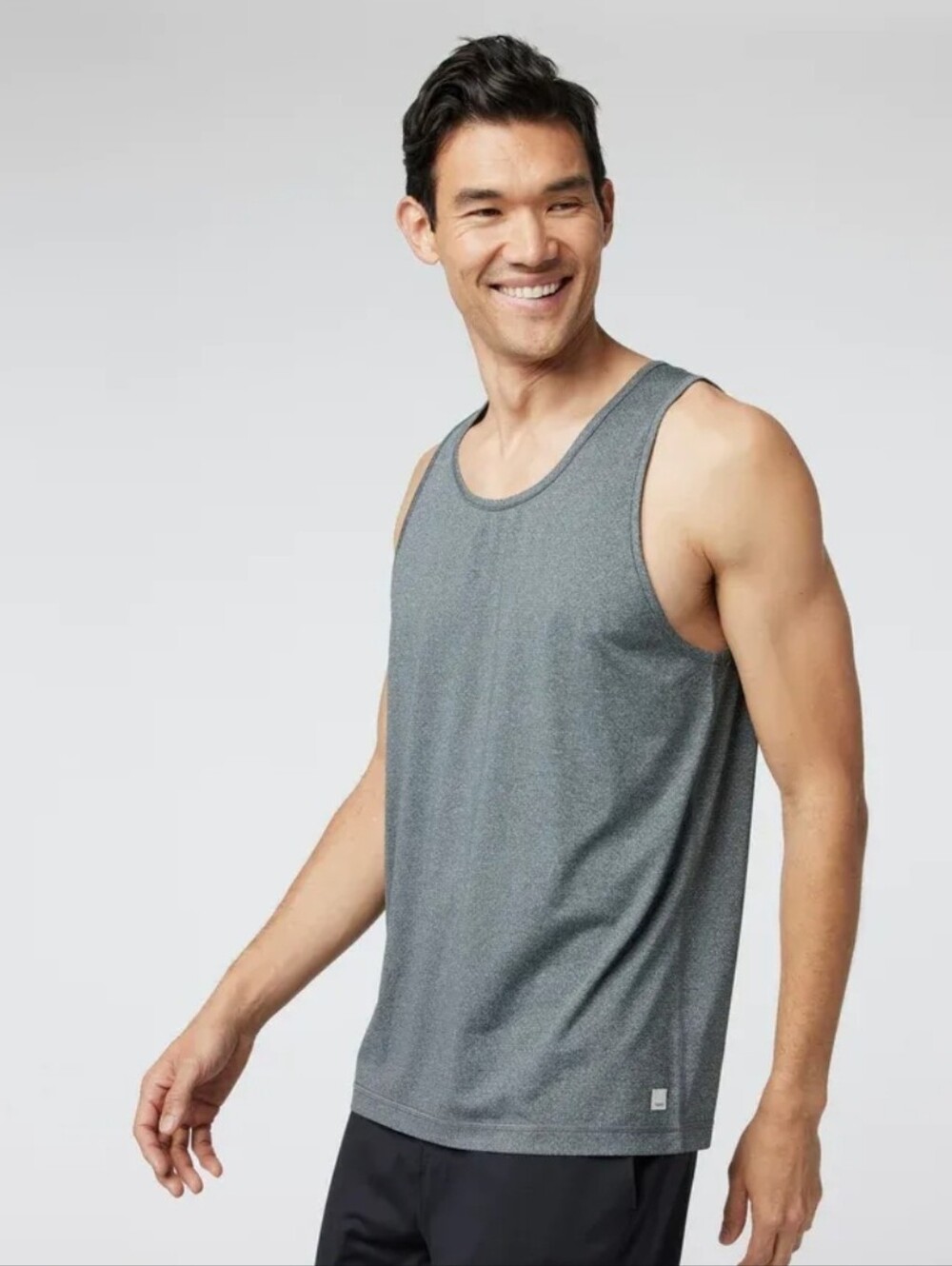 Vuori Men’s Tradewind Performance Tank Blue Heather Pocket